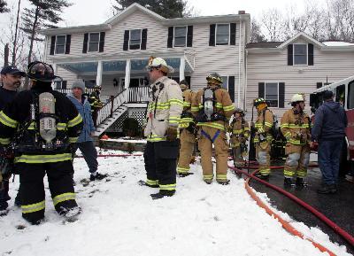 12/25/09 GBFD mutual aid to Croton Falls FD picture by Frank Becerra Jr. / The Journal News