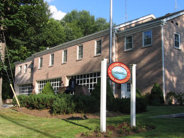 The Golden's Bridge Fire House 2007